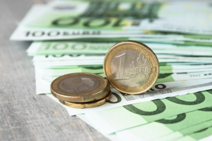 Με προπληρωμένη κάρτα το επίδομα ανεργίας
