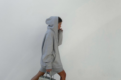 Shopping Alert: Το πιο cool κομμάτι της ντουλάπας σου είναι το hoodie