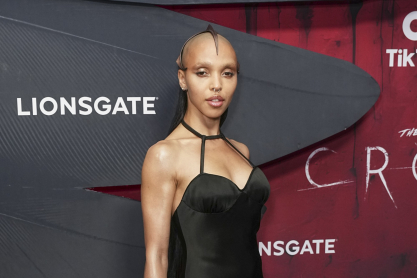 Η FKA Twigs έκλεψε τις εντυπώσεις στην πρεμιέρα της ταινίας της «The Crow»