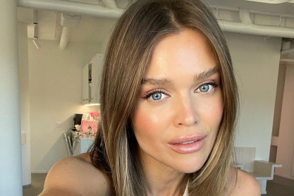 Το blush blending hack που πρέπει να γνωρίζει κάθε γυναίκα άνω των 40 ετών