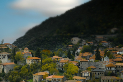 Το πιο ορεινό χωριό των Βαλκανίων είναι στην Ελλάδα και «κρύβεται» στα σύννεφα