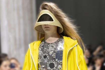 Milan Fashion Week: Τα 6+1 στιγμιότυπα που μας έκαναν να χαμογελάσουμε (για διάφορους λόγους)