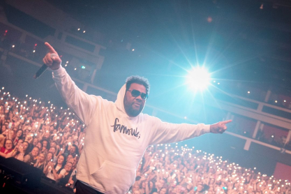 Πέθανε ο ράπερ Fatman Scoop – Κατέρρευσε πάνω στη σκηνή την ώρα που τραγουδούσε