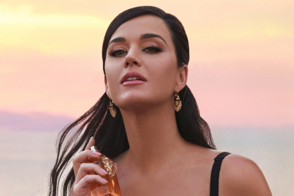 H Katy Perry πρωταγωνιστεί στην καμπάνια του νέου αρώματος Dolce&Gabbana Devotion Eau de Parfum Intense