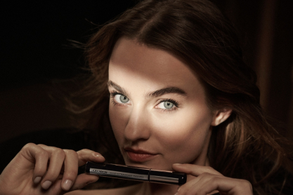 Η εμβληματική συλλογή Caviar της θρυλικής makeup artist, Laura Mercier, «επιστρέφει» με νέες συνθέσεις