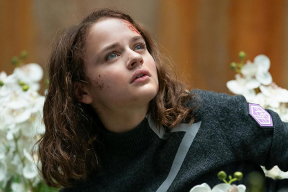 Uglies: Η νέα ταινία του Netflix εξερευνά τα πρότυπα ομορφιάς με τον πιο λάθος τρόπο