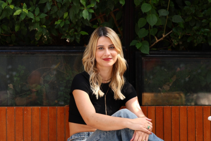 Εριέττα Μανούρη στο JennyGr: «Θεωρώ ότι είμαστε μακριά από το να ξεφορτωθούμε στερεότυπα, γι'αυτό θα συνεχίσω να μάχομαι για τα δικαιώματα των γυναικών»