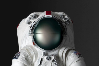 Η Prada και η Axiom Space παρουσίασαν την διαστημική στολή τους για την αποστολή της NASA