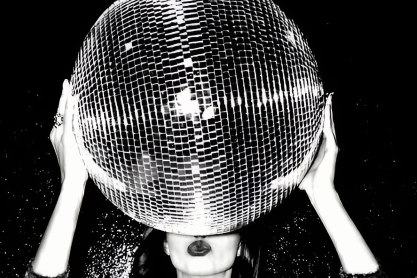 Burger Disco Club: H πιο πρωτοποριακή ντίσκο της Αθήνας σε περιμένει για χορό μέχρι τελικής πτώσης