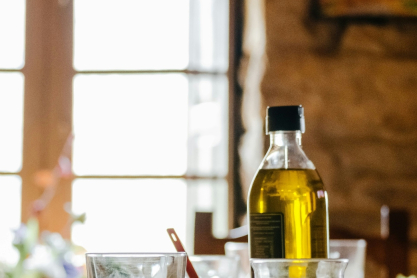 Ελαιόλαδο: Οι παραγωγές της Μεσογείου ανεβαίνουν, οι τιμές πέφτουν... ακόμη και στο ράφι
