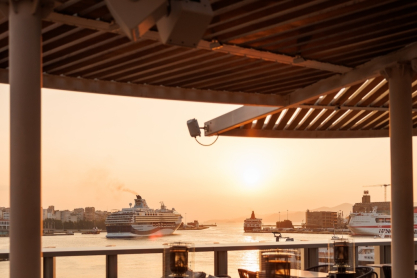 Nice n Easy Piraeus Tower: Μια νέα εποχή γαστρονομίας και διασκέδασης στον Πειραιά