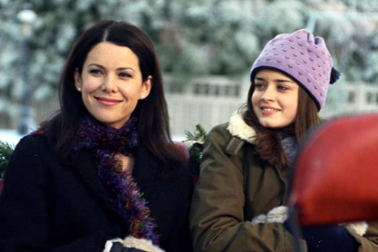 Γιατί κάθε φθινόπωρο βλέπουμε τη σειρά “Gilmore Girls”;