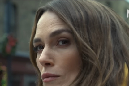 Το νέο κατασκοπευτικό θρίλερ του Netflix, δείχνει ιδανικό για binge-watching. Ξέρουμε τι θα δούμε τα Χριστούγεννα
