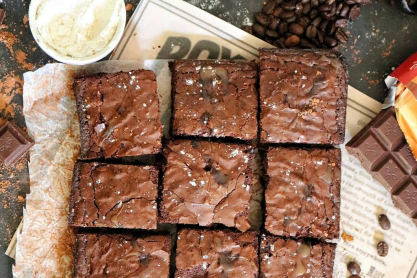 Πεντανόστιμα vegan brownies χωρίς ψήσιμο