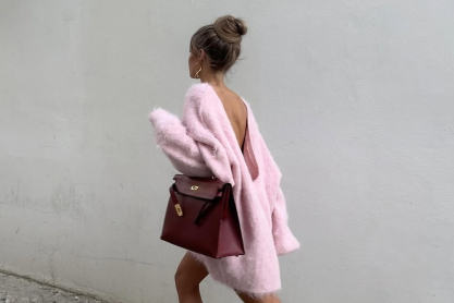 Powder Pink: Το απόλυτο χρώμα του 2025 είναι αθώο και ρομαντικό