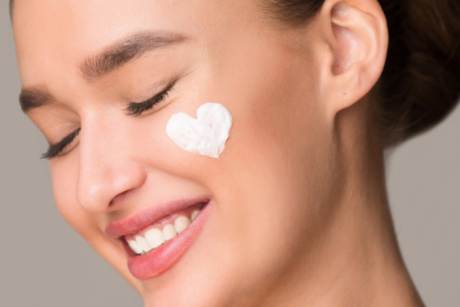 Aenaon°: Το premium ελληνικό skincare brand γιορτάζει για πρώτη φορά το BLACK FRIDAY 