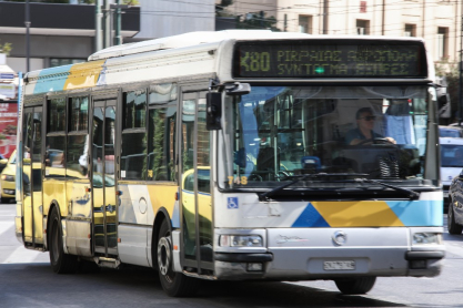 Τι σημαίνουν τα γράμματα στα λεωφορεία; Αυτή η απορία βρήκε απάντηση στο Reddit