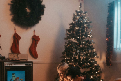 Christmas zodiacs: Η χριστουγεννιάτικη ταινία που ταιριάζει στο ζώδιό σου, σύμφωνα με την αστρολογία