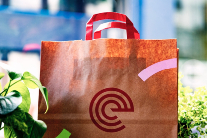 To efood στηρίζει ευάλωτες κοινωνικές ομάδες με 12.600 κιλά προϊόντων από το efood market