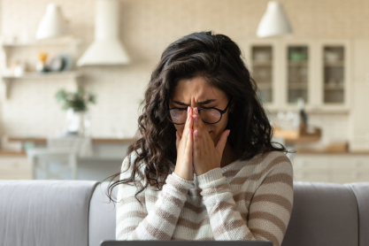 Sadbait: Γιατί το κλάμα “πουλάει” στα social media;