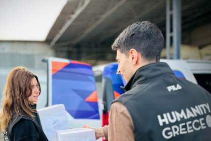 Το Giant Heart της Novibet στο πλευρό των σεισμόπληκτων της Σαντορίνης