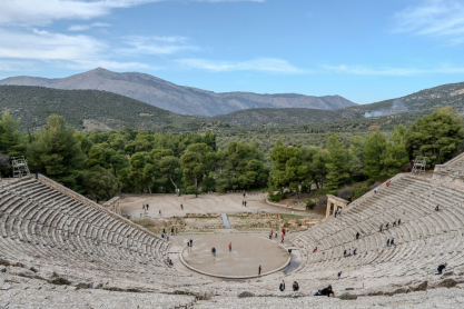 Όσα ξεχωρίζουμε στο πρόγραμμα της Επιδαύρου 2025: Νέο βλέμμα και ηχηρές συμπράξεις