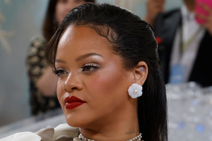 rihanna all white