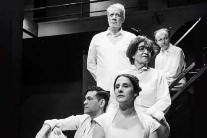 Ο σκηνοθέτης Κοραής Δαμάτης συνεργάζεται ξανά με την Αθηναϊκή Σκηνή παρουσιάζοντας ένα εμβληματικό έργο του πασγκόσμιου ρεπερτορίου