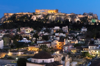 Άνθρωποι που δουλεύουν σε αθηναϊκά μπαρ μιλούν για τη νυχτερινή ζωή της πόλης
