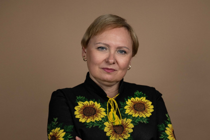 Galina Kotsiur: "Υπάρχουν πολλές ανισότητες για τις γυναίκες στην Ουκρανία. Νομίζω ότι δεν θα περάσει τόσο γρήγορα, χρειάζονται ακόμα 50 χρόνια για να αλλάξει αυτό"