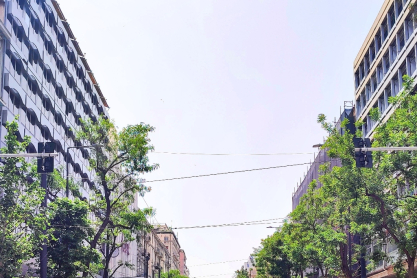 Ρωτήσαμε το ChatGPT πώς θα είναι η Πανεπιστημίου του 2050 - Το αποτέλεσμα είναι κωμικό