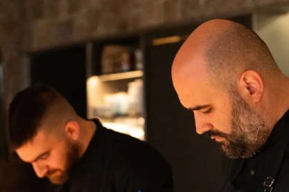 6+ 1 νέα εστιατόρια που βραβεύτηκαν για πρώτη φορά με Χρυσό Σκούφο