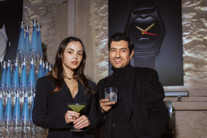 Ο Αργύρης Πανταζάρας και η Σίσσυ Τουμάση στην παρουσίαση του εμβληματικού ρολογιού του Οίκου Minas, απολαμβάνοντας Grey Goose Altius