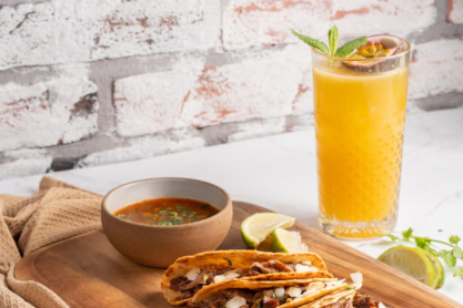 Η Άνοιξη έφτασε στα TGI Fridays™ με Νέα Πιάτα και Easter Delights