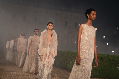 Dior Cruise 2026: Το show στη Villa Albani Torlonia ήταν μια ωδή στην ιταλική δεξιοτεχνία