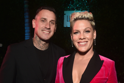Pink: Ο σύζυγός της, Κάρεϊ Χαρτ, τραυματίστηκε σοβαρά σε τροχαίο - Ο λόγος που της ζήτησε συγγνώμη