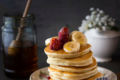 Pancakes με 2 μόνο υλικά, χωρίς βούτυρο, αλεύρι, γάλα και ζάχαρη