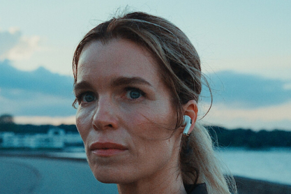 Secrets We Keep: Η σειρά του Netflix δεν είναι ένα ακόμη whodunnit, αλλά μια επίκαιρη υπενθύμιση της σκοτεινής εφηβείας