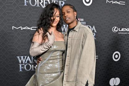 Ο A$AP Rocky δανείζεται ρούχα της Ριάνα και “σπάει” τα φυλετικά - κοινωνικά στερεότυπα: “Η αρρενωπότητα δεν ορίζεται με βάση τα ρούχα”