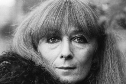 Sonia Rykiel: Η βασίλισσα του πλεκτού και η επανάσταση που έφερε στη μόδα