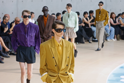 Ο Saint Laurent παρουσίασε την ανδρική συλλογή Άνοιξη/ Καλοκαίρι 2026 στο Bourse de Commerce του Παρισιού