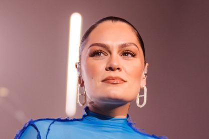Jessie J: Αισιόδοξα τα νέα για την υγεία της, μετά την επέμβαση για τον καρκίνο του μαστού