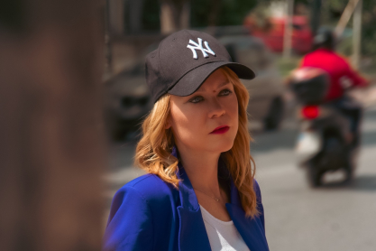 Η Λένα Παπαληγούρα στο JennyGr: «Είναι επιτακτική ανάγκη να μεταδώσουμε το “γεννήθηκα για να αγαπώ και όχι για να μισώ”»
