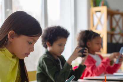 KidsRights: Κρίση ψυχικής υγείας στα παιδιά λόγω των social media
