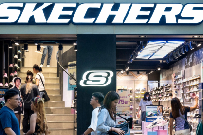 Skechers: Ο πατέρας και ο γιος που την ίδρυσαν - Από κομμωτής σε κολοσσό αθλητικών
