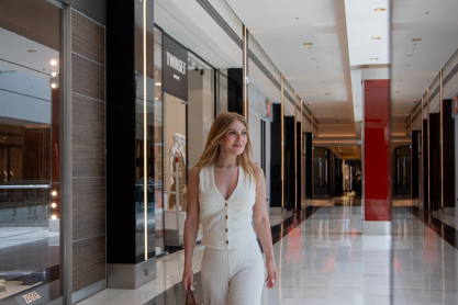 Καλοκαίρι στην πόλη: Τα key fashion items που θα κάνουν τη διαφορά