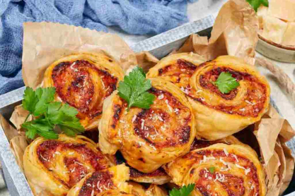 Γρήγορα ρολάκια σολομού: Το πιο νόστιμο finger food του καλοκαιριού