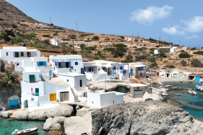 Ξέχνα το Σαρακίνικο - 5 παραλίες των Κυκλάδων βγαλμένες από άλλο πλανήτη