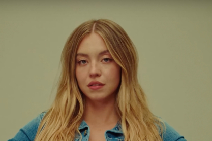Η American Eagle απάντησε στα αρνητικά σχόλια, για τα «υπέροχα γονίδια» της Σίντνεϊ Σουίνι
