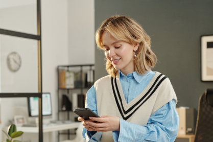 AI-lationships: Η Gen Z επιλέγει τις σχέσεις με AI συντρόφους - Ανησυχία από τους επιστήμονες